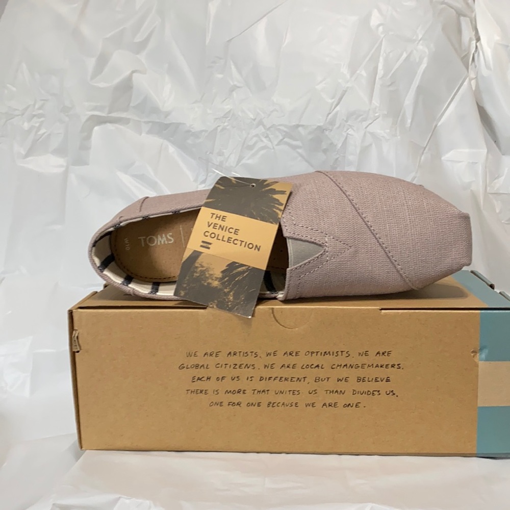 Toms